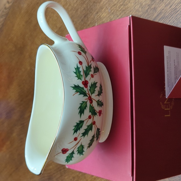 Lenox Holiday Nwt Lenox Holiday Gravy Boat With Stand Poshmark